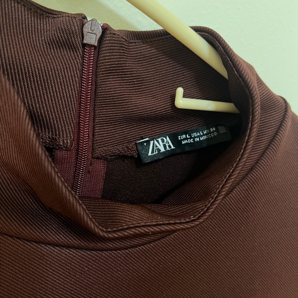 Zara burgundy top - mock neck tunic high low curved hem zip - L - Picture 3 of 3